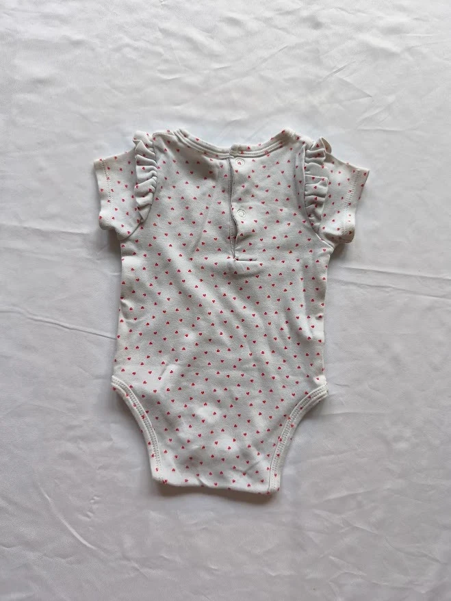 Vertbaudet 3 months white baby bodysuit with small red hearts – photo 3